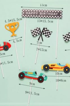 Formule 1 taartdecoratie met 7 race-afbeeldingen, stokjes en plakkers